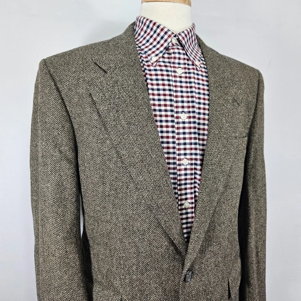JOS A BANK Men's Tweed Sport Coat Blazer Two Button Brown Herringbone Wool 42R